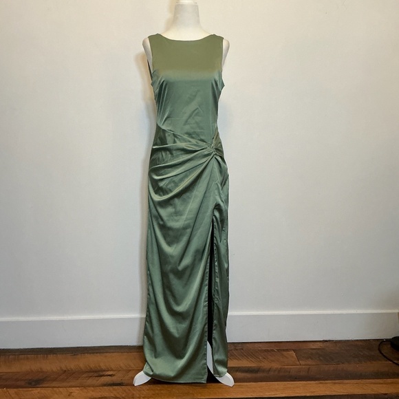 Abercrombie & Fitch Green Satin Ruched Maxi Dress Women’s Size M - Picture 2 of 12